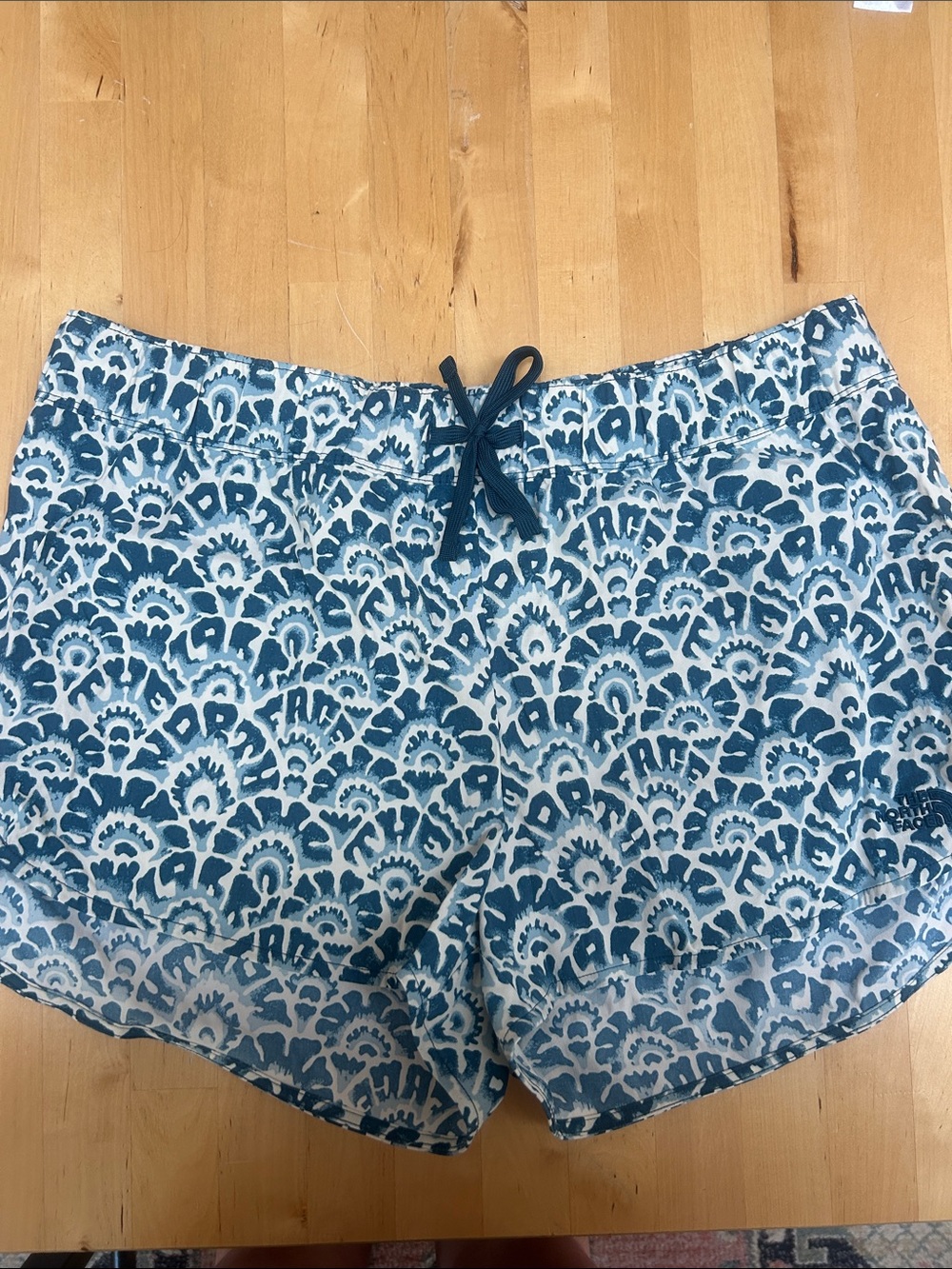 The North Face hiking/running shorts blue pattern size XL